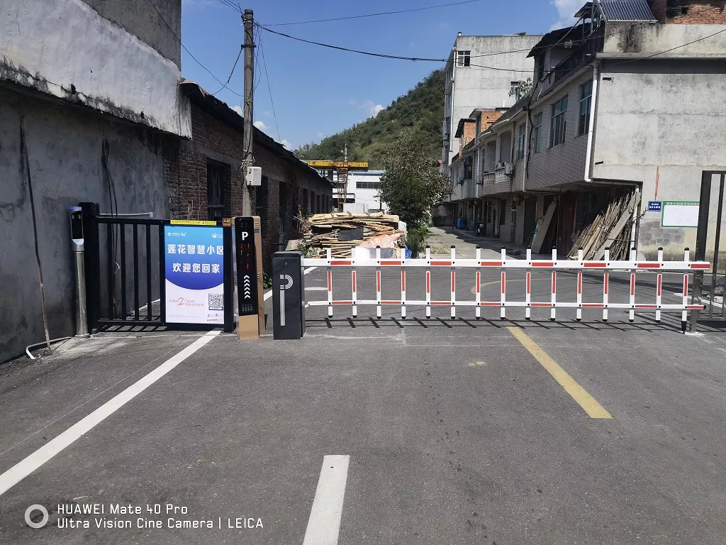 中国移动咸宁通山人行小门